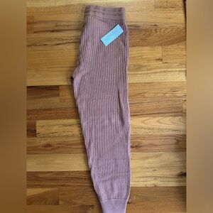 Spiritual Gangster Sweater Joggers Medium